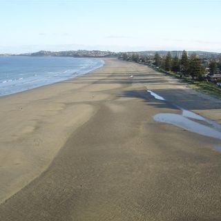 Ōrewa Beach