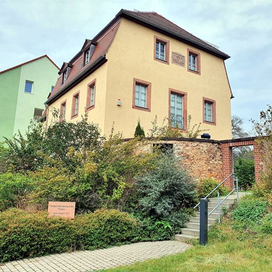 Beiersdorfer Straße 1