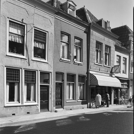 Gepleisterde lijstgevel