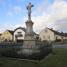 Kříž na návsi v Malé Skalici