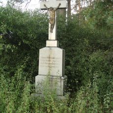 Kříž rodiny Vlčanovy u Hostákova