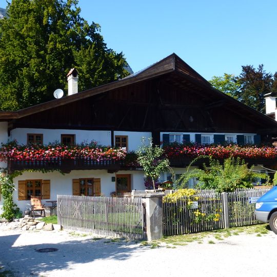 Frühlingstraße 1, 1a