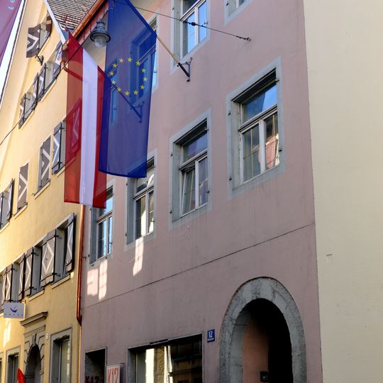 Wohn- und Geschäftshaus