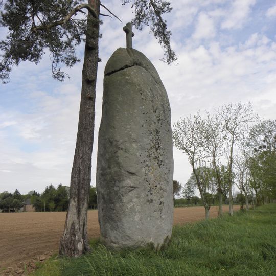 Menhir de la Pierre-Longue