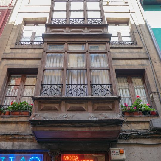 Víctor Chávarri 8 etxea