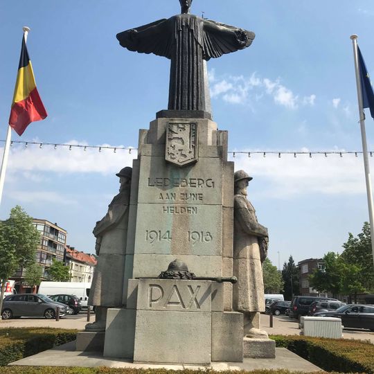 War memorial Ledebergplein