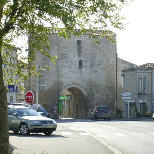 Fortifications de Pont-l'Abbé-d'Arnoult