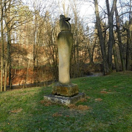 Plastika Figura v zámeckém parku ve Vlašimi