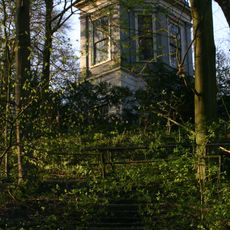 Landgoed Backershagen: Theekoepel / uitkijkplaats (op heuvel).