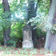 Kříž u silnice 13 západně od osady Větrov