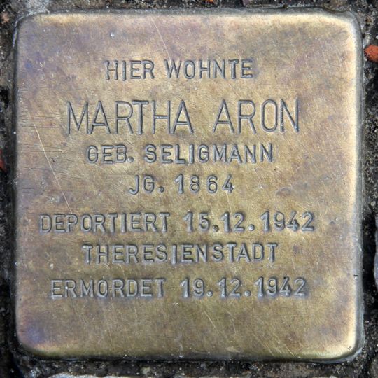 Stolperstein en memoria de Martha Aron