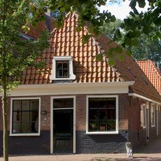 Eenvoudig landelijk pand, hoek Gortsteeg