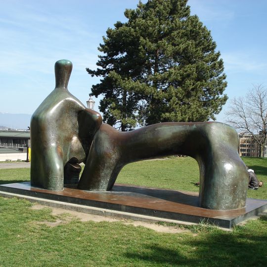 Reclining Figure: Arch Leg