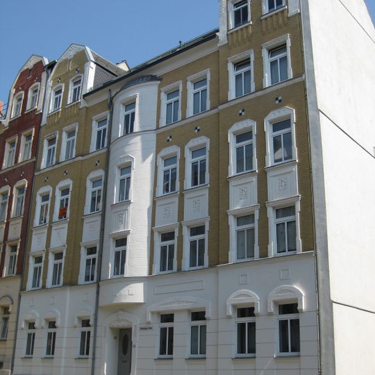 Mietshaus in halboffener Bebauung Wittenberger Straße 5