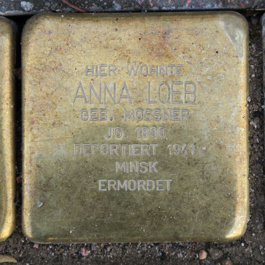Stolperstein en memoria de Anna Loeb