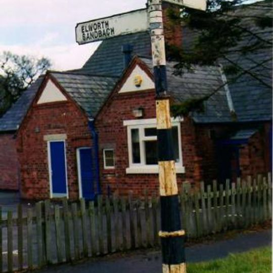 Milepost, Nantwich Road jct with School Lane