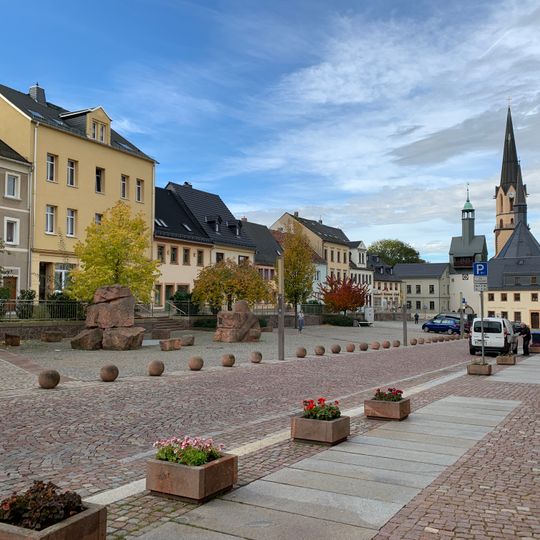 Sachgesamtheit Marktplatz mit umgebender Wohn- und Geschäftshausbebauung aus dem 18. und 19. Jh. mit Heisten Markt -