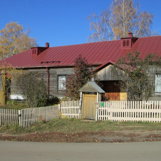 Здание воинской казармы этапного пункта Сибирского тракта