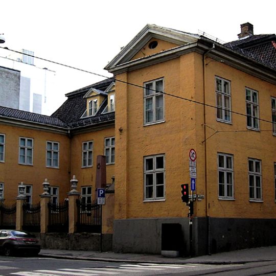 Krigsskolen - Tollbugt 10