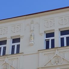 Socha Panny Marie v ulici Marie Cibulkové v Praze