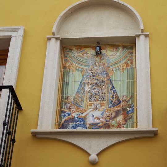 Retablo cerámico de la Virgen de los Desamparados