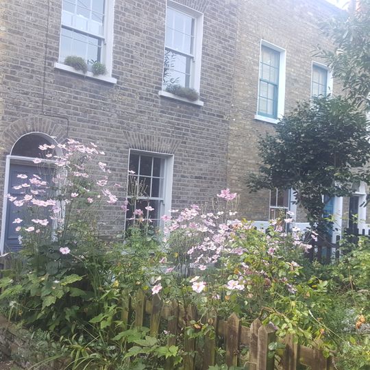 2-11, Bellevue Place E1