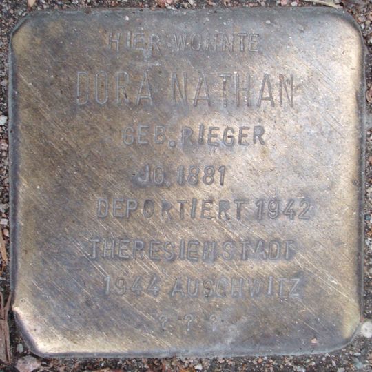 Stolperstein en memoria de Dora Nathan