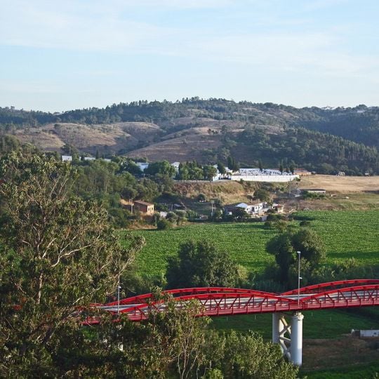 Ponte sobre o Rio Mira