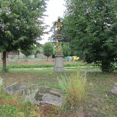 Kříž za kaplí v Brtné