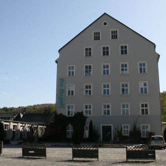 Fabrikgebäude der ehemaligen Spinnerei J. C. Weißbach & Sohn Augustusburger Straße 23