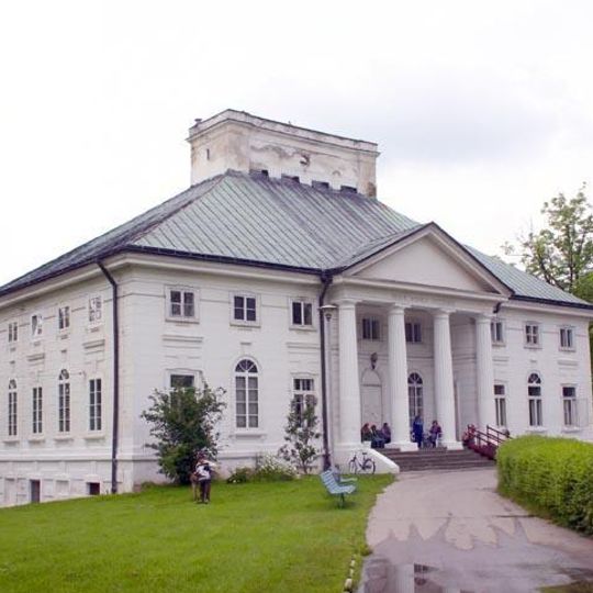Palace in Bejsce