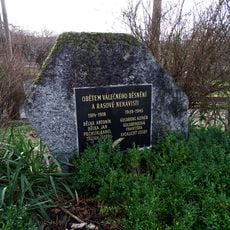 Pomník padlým v Máslovicích