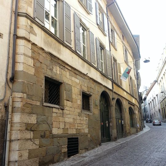 Palazzo Bonomi già Casotti Albani