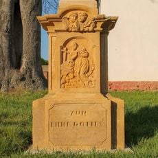 Kříž v Troubelicích u hřbitova