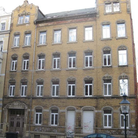 Mietshaus in halboffener Bebauung Philippstraße 25