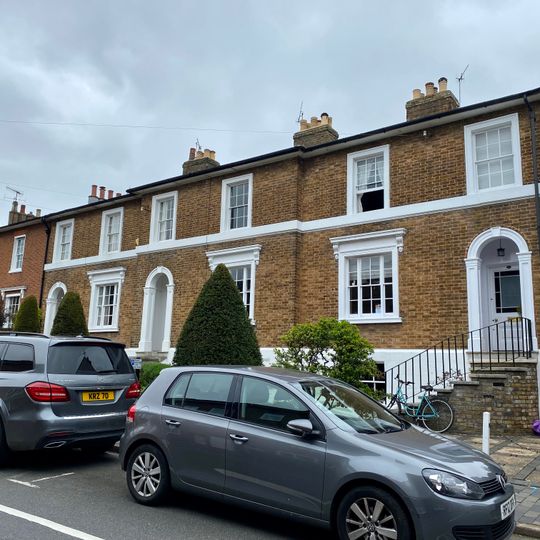 21-25, College Street