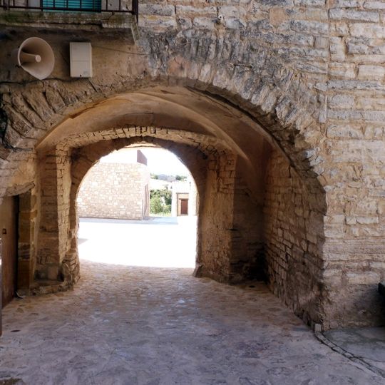 Portal i murs de Pujalt