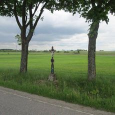 Kříž u silnice do Komárova