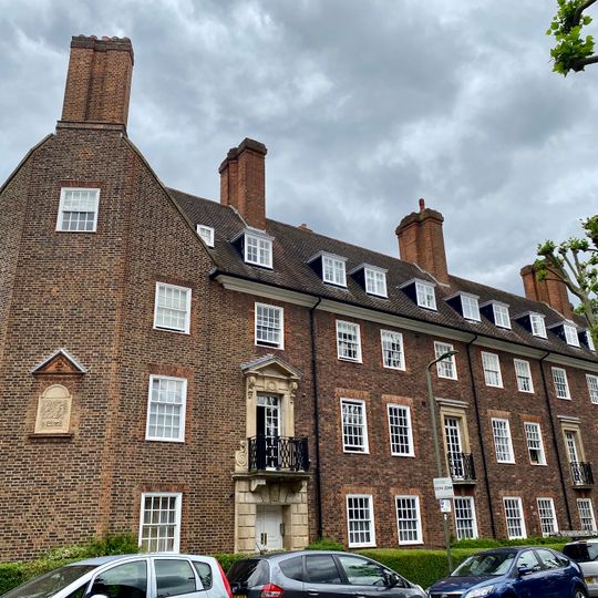 Temple Fortune Court