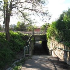 Podchod ulice Na spádu pod bývalou železniční tratí