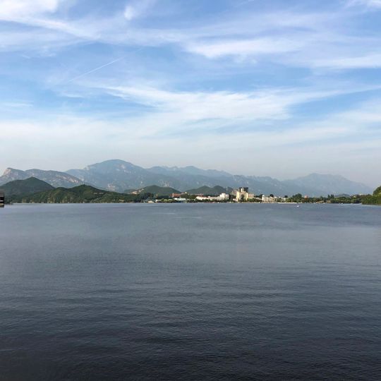 Yanqi Lake