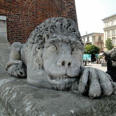 Statue