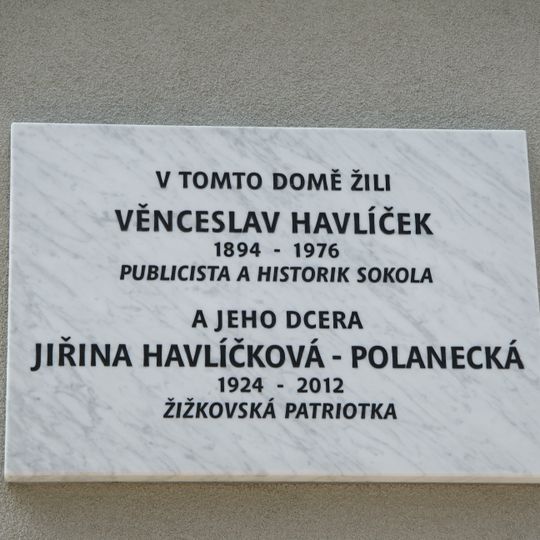 Pamětní deska Věnceslava Havlíčka a Jiřiny Havlíčkové-Polánecké na Radhošťské 15