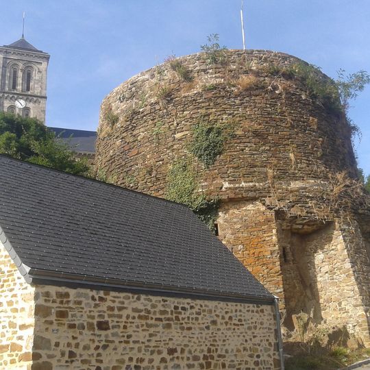 Château de Montsûrs