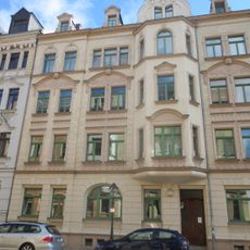 Mietshaus in geschlossener Bebauung Rudolf-Breitscheid-Straße 17