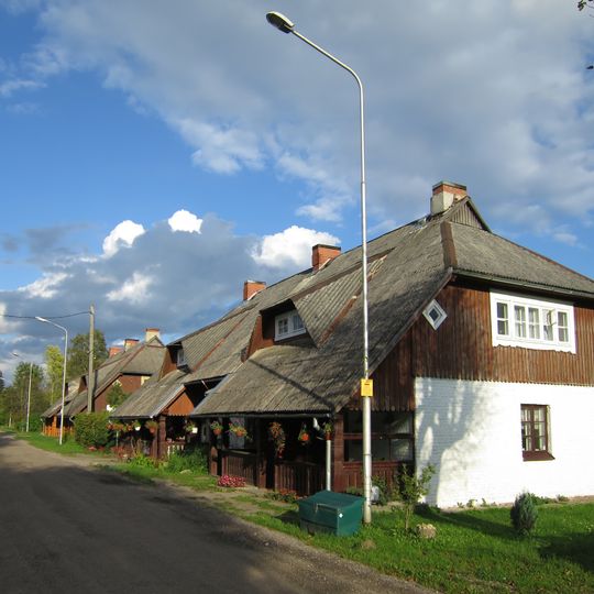 Gulbenes dzelzceļa ierēdņu kolonijas ēkas