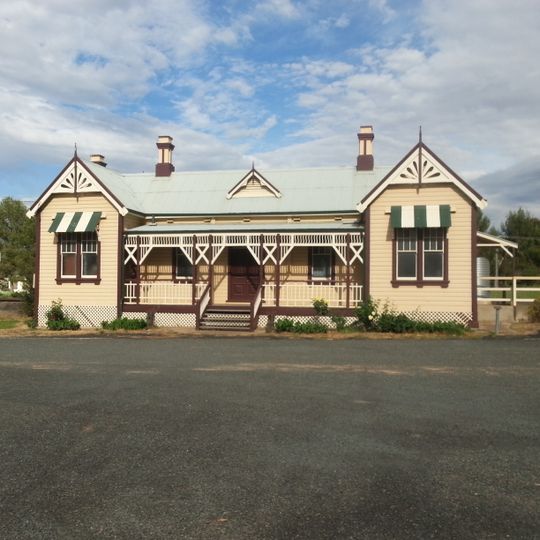 Grenfell railway station