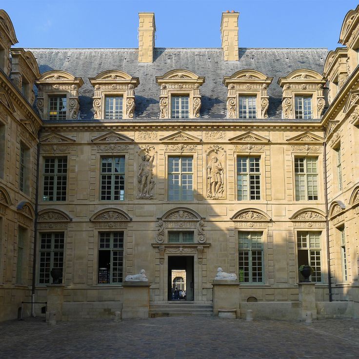 Hôtel de Sully