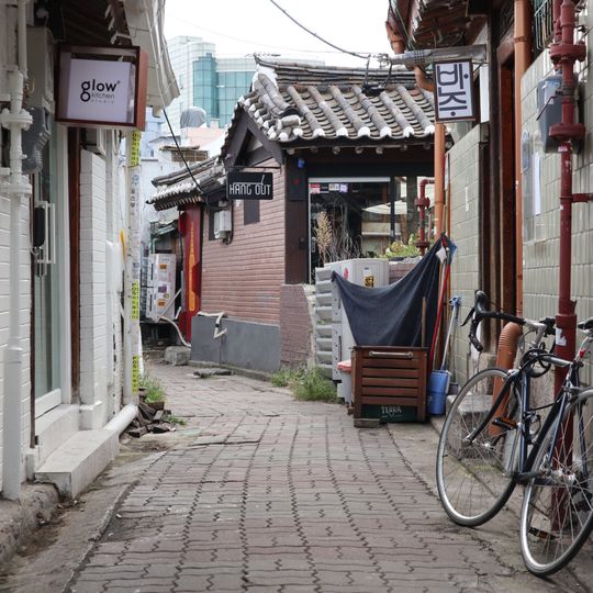 Ikseon-Dong Hanok Village