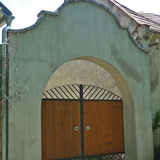 Brána usedlosti čp. 2